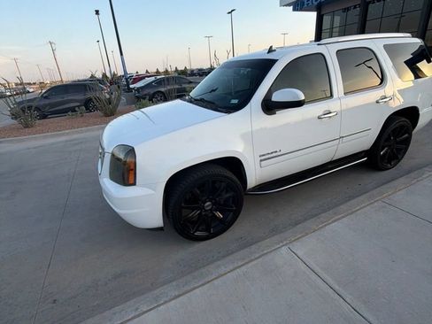 Used 2010 GMC Yukon Denali RWD image 13