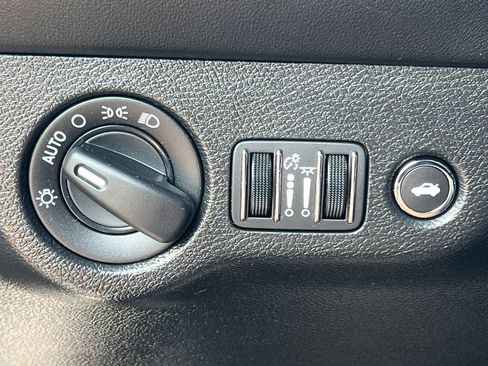 Used 2020 Dodge Challenger SRT Hellcat RWD image 19