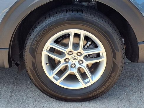 Used 2025 Ford Explorer Active RWD image 32