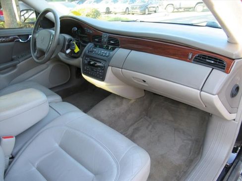 Used 2000 Cadillac De Ville Base w/ Comfort/Convenience Pkg image 10
