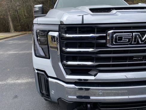 Used 2025 GMC Sierra 2500 SLT image 15