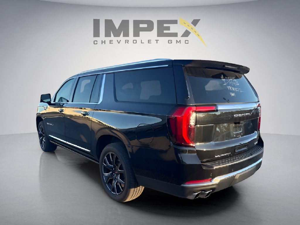 Used 2026 GMC Yukon XL Denali w/ Denali Reserve Package AWD/4WD image 3