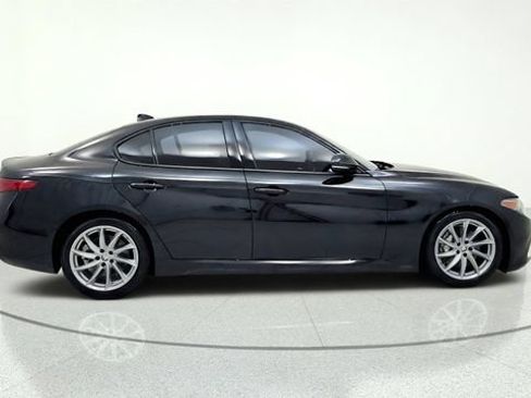 Used 2023 Alfa Romeo Giulia Sprint RWD image 10