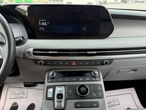 Used 2025 Hyundai Palisade SEL FWD image 12