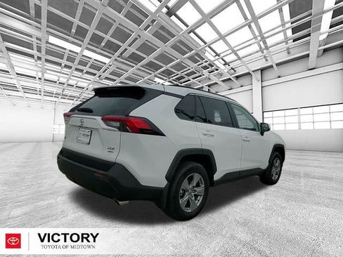 Used 2025 Toyota RAV4 XLE image 3