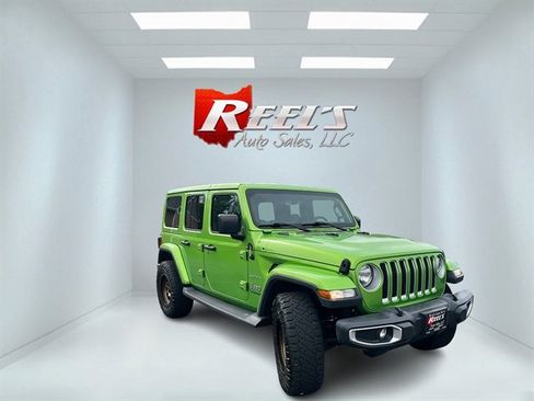 Used 2018 Jeep Wrangler Unlimited Sahara w/ Uconnect 4C Nav & Sound Group AWD/4WD image 3