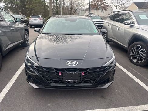Used 2023 Hyundai Elantra SEL image 3