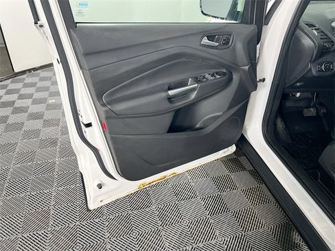 Used 2017 Ford Escape Titanium image 16