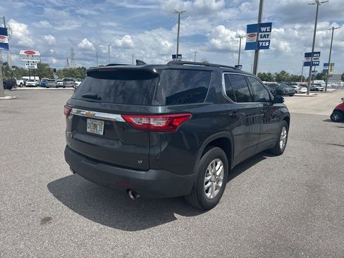 Used 2021 Chevrolet Traverse LT FWD image 8