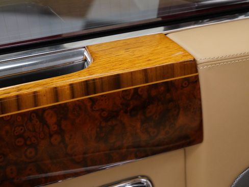 Used 2010 Rolls-Royce Phantom Sedan image 31