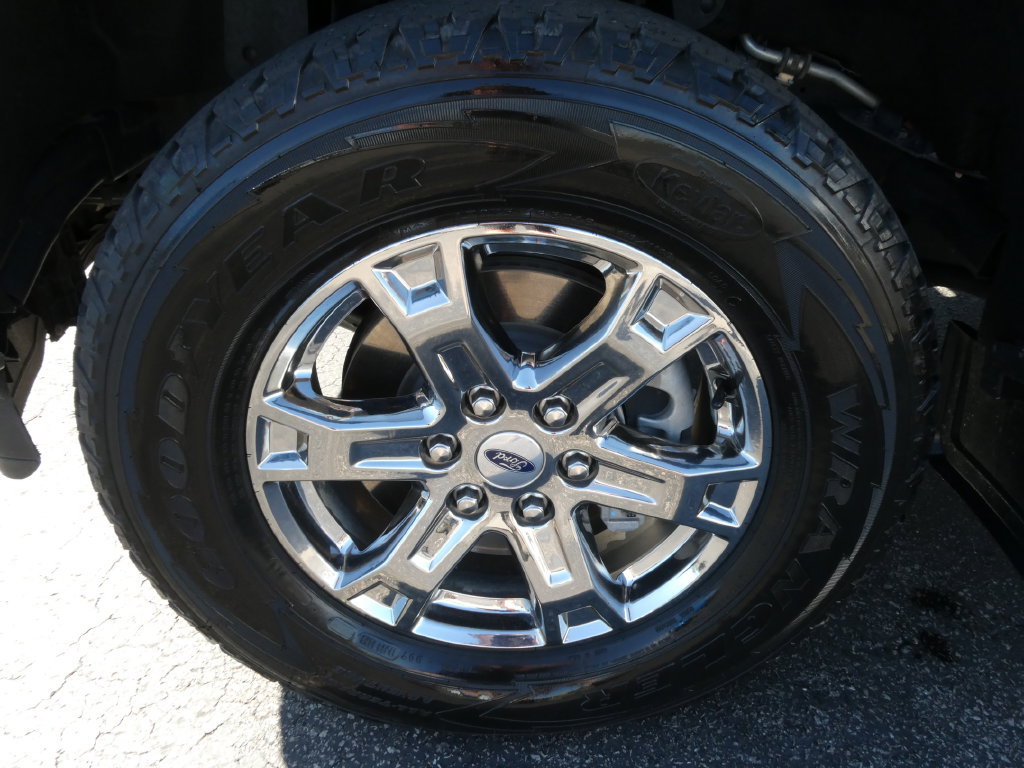 Used 2023 Ford F150 Lariat w/ Trailer Tow Package AWD/4WD image 11