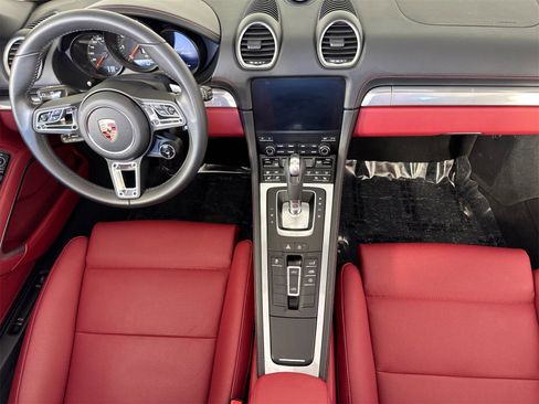 Used 2025 Porsche 718 Boxster image 6