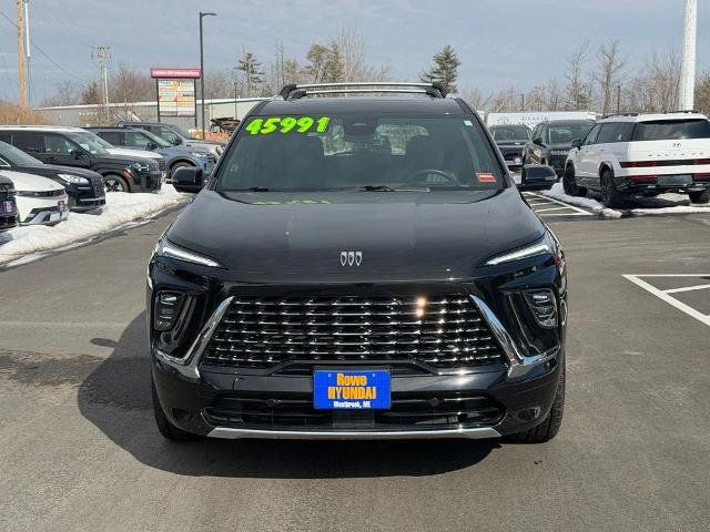 Used 2025 Buick Enclave Avenir AWD/4WD image 2