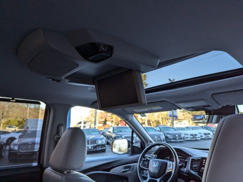 Used 2019 Honda Pilot Touring image 50