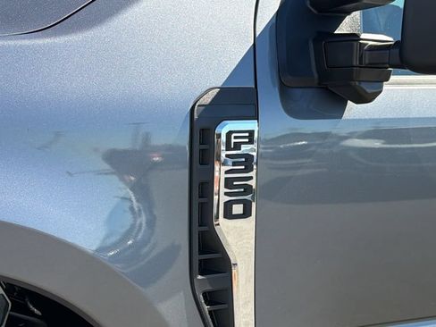 Used 2023 Ford F350 Lariat w/ Lariat Ultimate Package AWD/4WD image 11