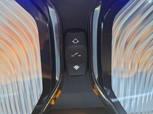 Used 2019 BMW X5 xDrive40i w/ Executive Package image 24