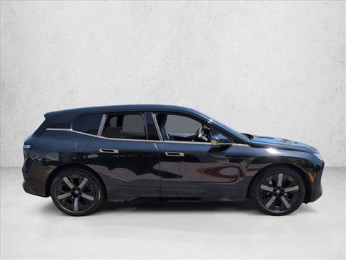 Used 2023 BMW iX xDrive50 w/ Premium Package AWD/4WD image 4