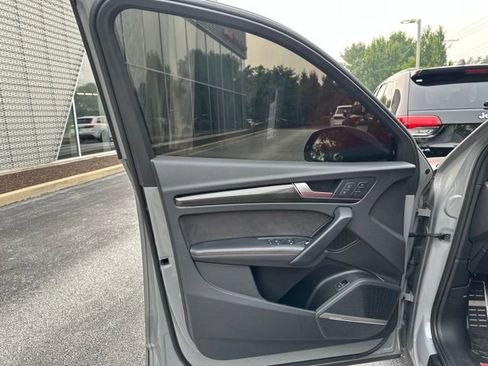 Used 2023 Audi SQ5 Prestige AWD/4WD image 9
