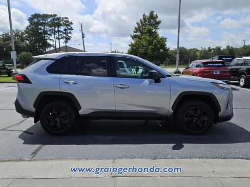 Used 2024 Toyota RAV4 LE FWD image 6