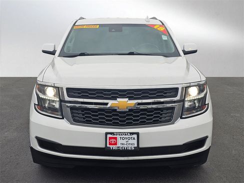 Used 2018 Chevrolet Suburban LT image 8