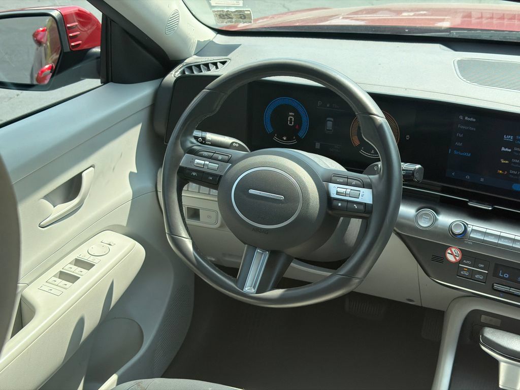 Used 2024 Hyundai Kona SEL AWD/4WD image 28