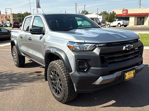 Used 2026 Chevrolet Colorado Trail Boss AWD/4WD image 3