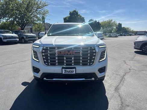 Used 2025 GMC Yukon XL Denali AWD/4WD image 2