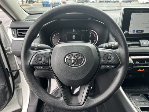 Certified 2025 Toyota RAV4 XLE w/ Convenience Package FWD image 18