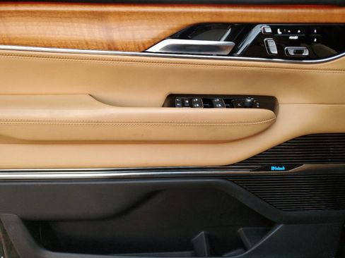 Certified 2022 Jeep Grand Wagoneer Series III w/ Rear Seat Video Group 1 image 14