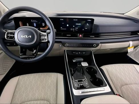New 2026 Kia Carnival EX FWD image 6