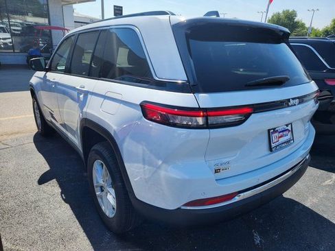 New 2025 Jeep Grand Cherokee Laredo w/ Luxury Tech Group I AWD/4WD image 4