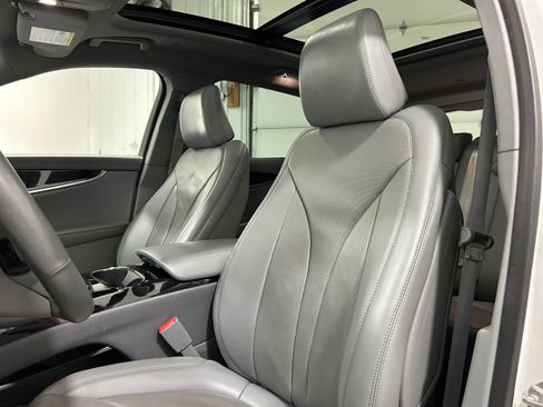 Used 2022 Lincoln Nautilus Reserve AWD/4WD image 23