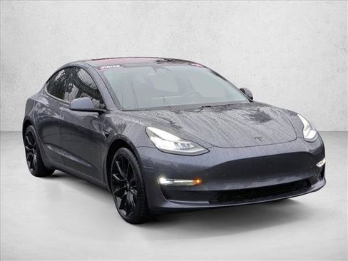 Used 2018 Tesla Model 3 Long Range AWD/4WD image 3