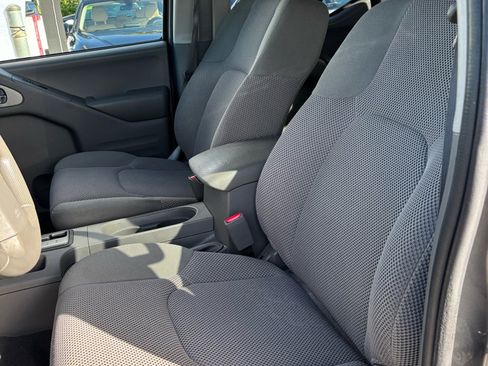 Used 2019 Nissan Frontier SV image 7