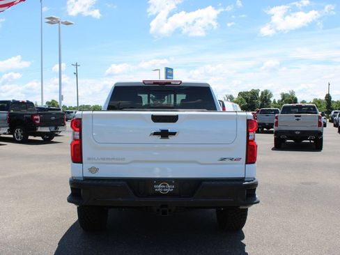 New 2026 Chevrolet Silverado 1500 ZR2 AWD/4WD image 8