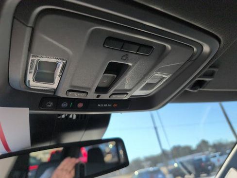 New 2025 GMC Sierra 1500 SLT image 33