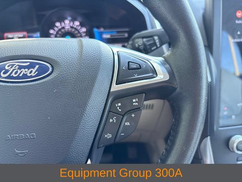Used 2022 Ford Edge Titanium AWD/4WD image 15