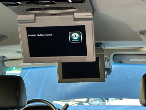 Used 2015 Chevrolet Suburban LTZ image 35