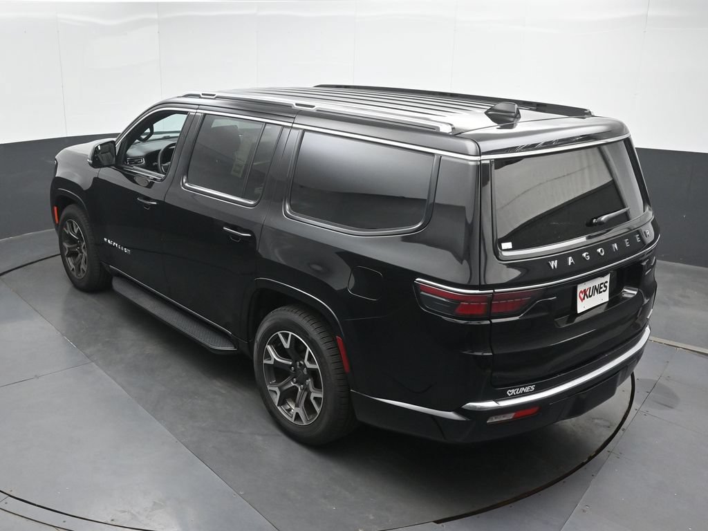 Used 2024 Jeep Wagoneer Series III AWD/4WD image 42