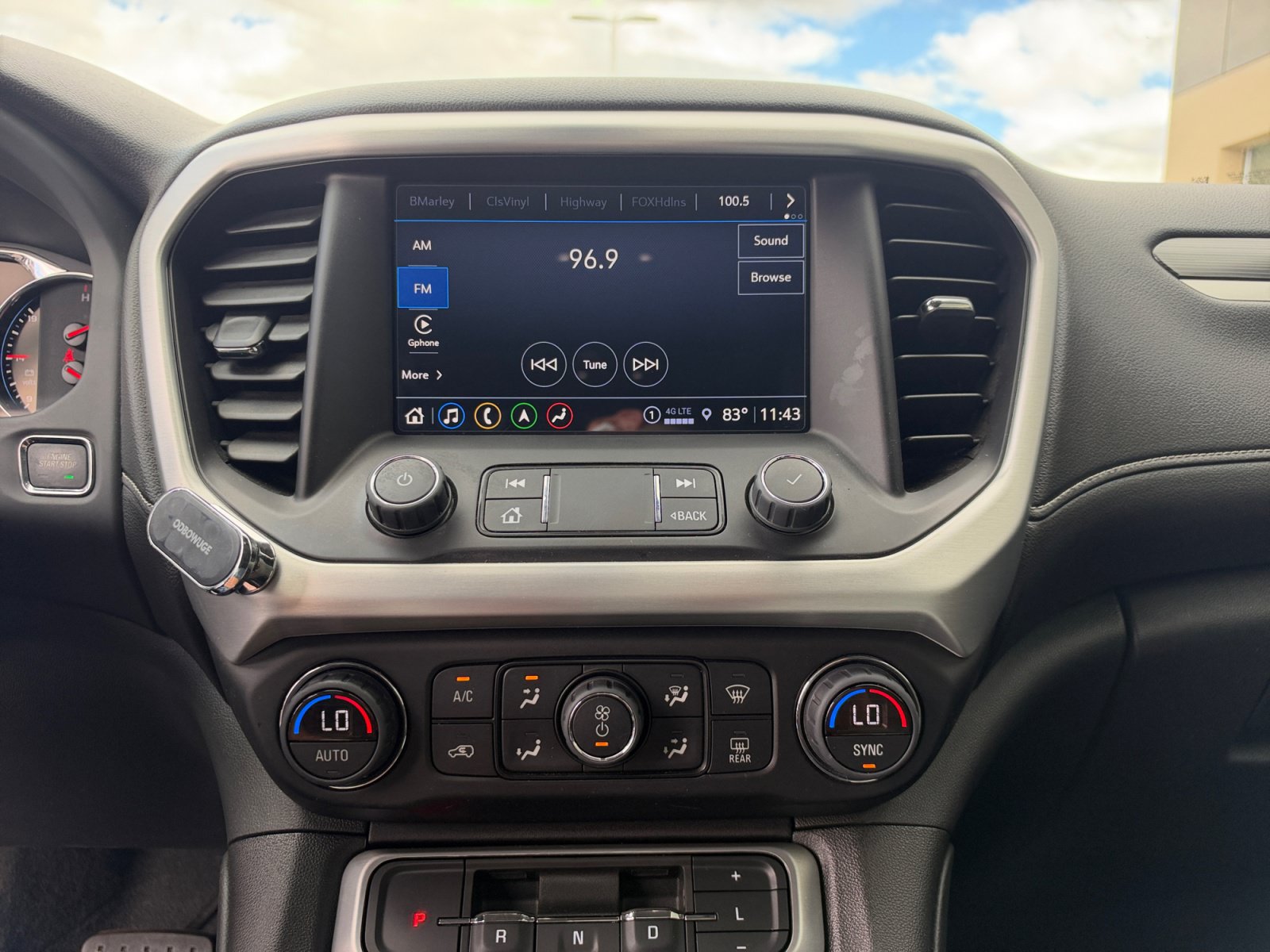 Used 2022 GMC Acadia SLT w/ Technology Package AWD/4WD image 28