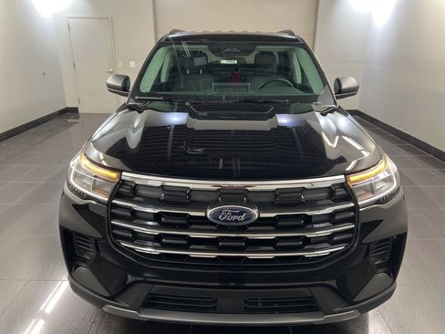 New 2026 Ford Explorer Active image 2