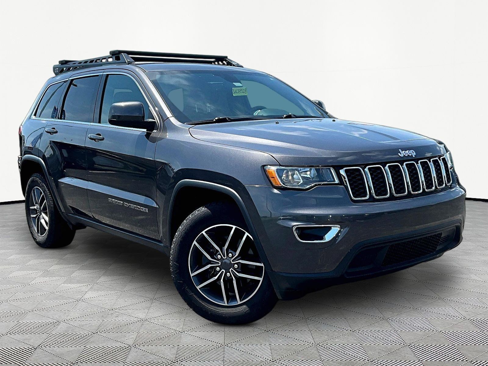 Used 2019 Jeep Grand Cherokee Laredo w/ Laredo X Package RWD image 10