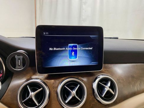 Used 2019 Mercedes-Benz GLA 250 4MATIC image 33