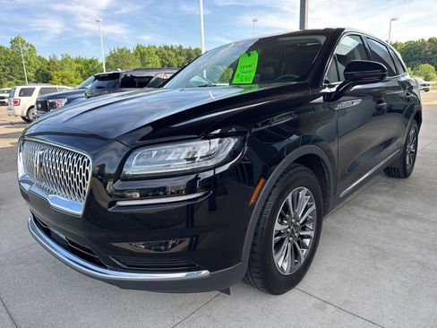 Used 2023 Lincoln Nautilus Reserve AWD/4WD image 3