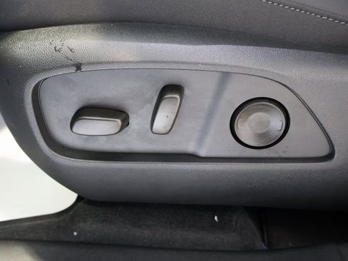 New 2026 Chevrolet Equinox LT w/ Convenience Package II image 13