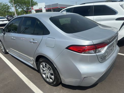 Used 2023 Toyota Corolla LE image 4