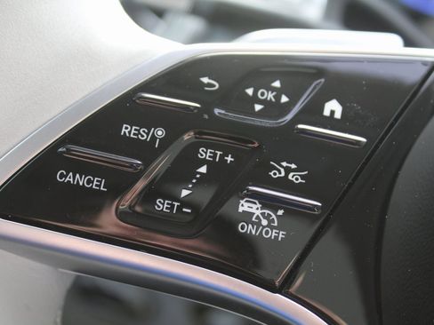 Certified 2023 Mercedes-Benz EQS 580 4MATIC SUV image 28