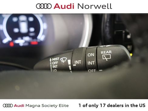 Used 2023 Toyota Highlander Limited AWD/4WD image 30