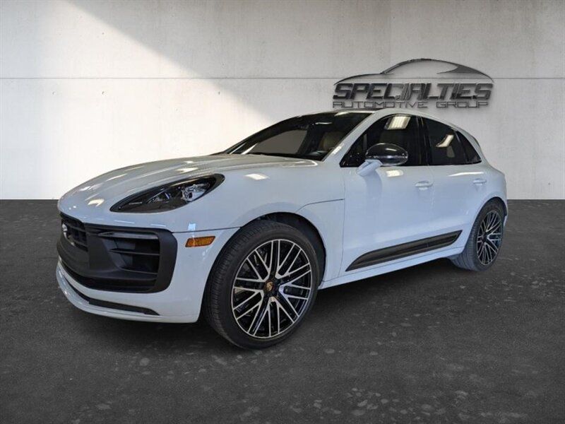 Used 2024 Porsche Macan GTS w/ Sport Chrono Package AWD/4WD image 5