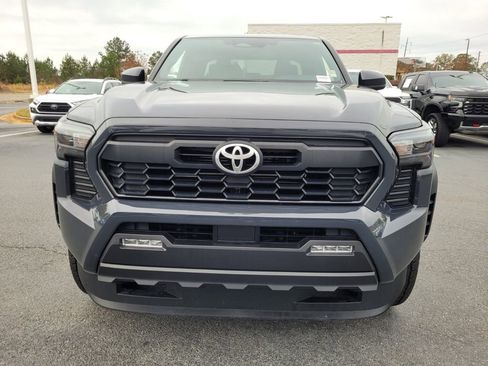 Used 2024 Toyota Tacoma TRD Off-Road image 2